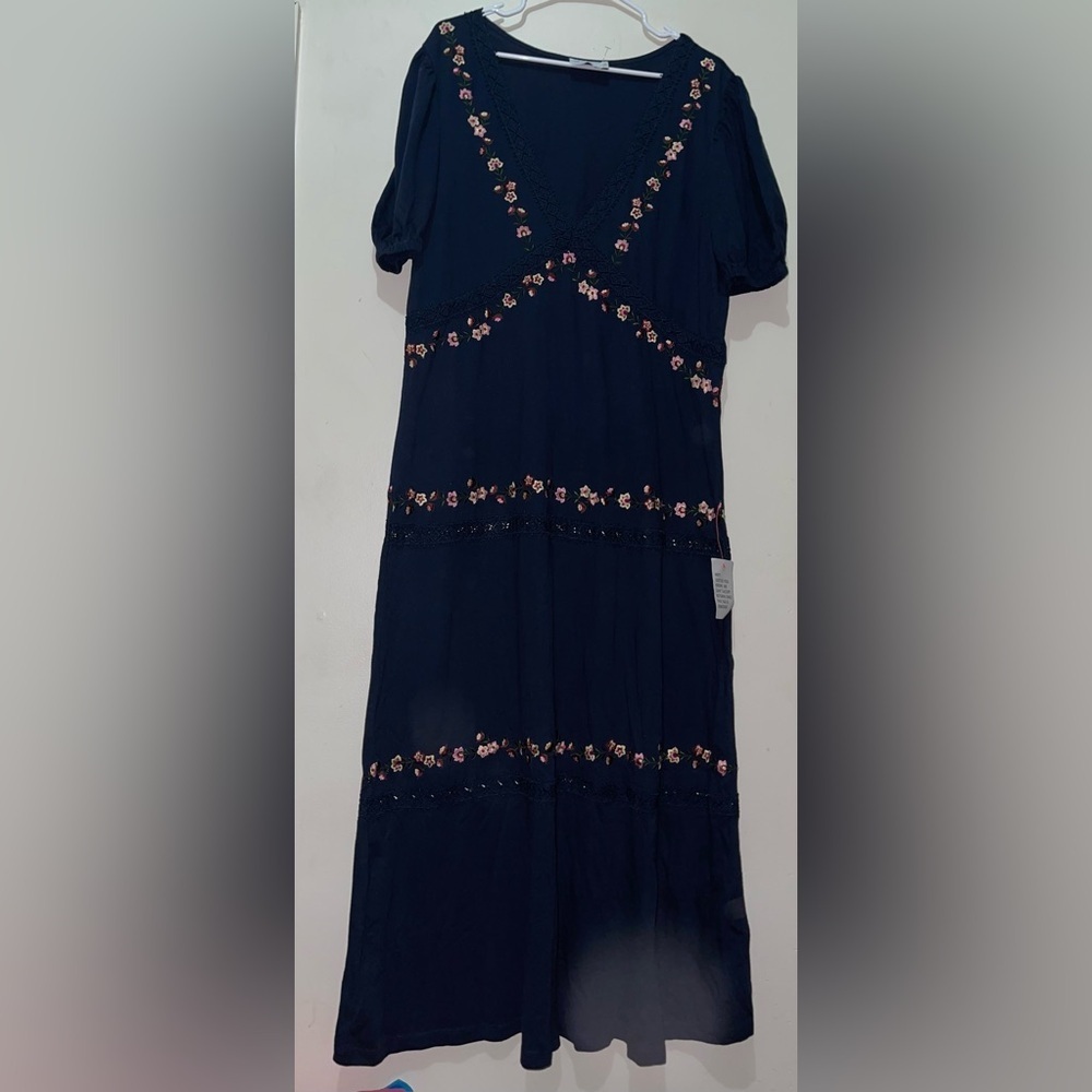 NWT ASOS Design Tall Lace insert Midi dress with Floral Embroidery in Navy - Picture 3 of 14